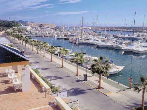 nieruchomości w Pilar de la Horadada, 🇪🇸 Nowe centrum rozrywki w porcie w Torrevieja