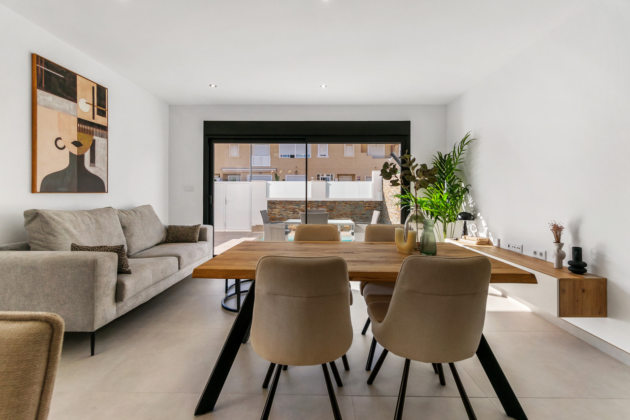 300_HD_Villa (1)_Easy-Resize.com(1)